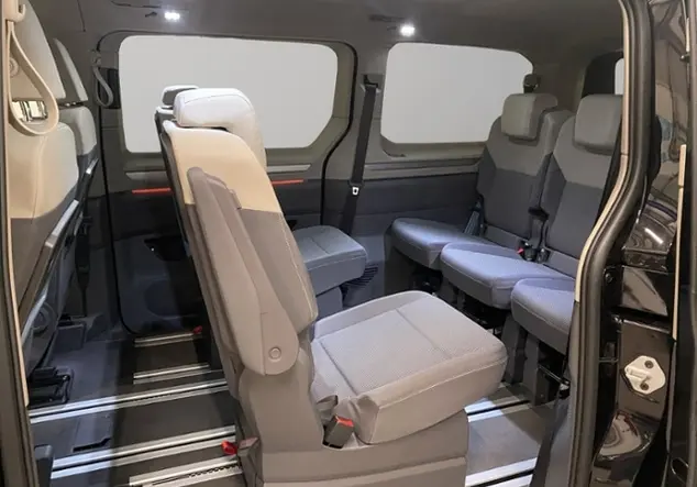 Angebotsdetails Volkswagen T7 Multivan 'GOAL' 1.5 TSI eHybrid 4MOTION KLIM Schwarz (Deep Black Perleffekt)
