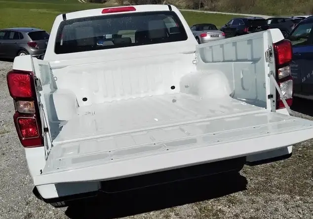 Angebotsdetails ISUZU D-Max weiß / grau