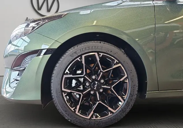 Angebotsdetails Kia Ceed Grün ((EXG) EXPERIENCE GREEN M)