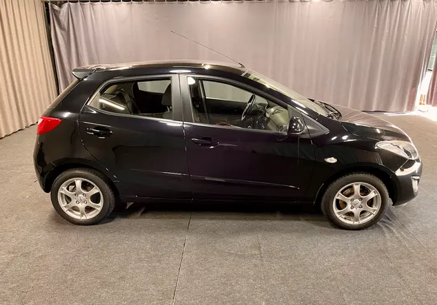 Angebotsdetails Mazda 2 schwarz