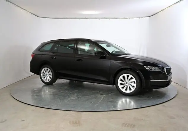Angebotsdetails Skoda Octavia Skoda Octavia Combi Selection 1.5 TSI mHEV 110 kW (150 PS) 7-Gang-DSG Black-Magic Perleffekt