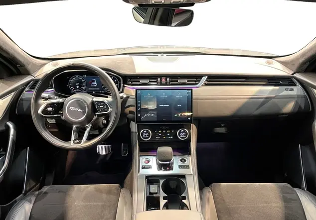 Angebotsdetails Jaguar F-Pace Eiger grey