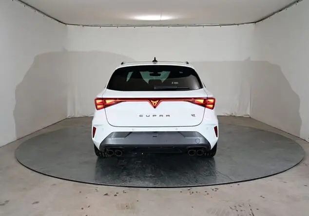 Angebotsdetails Cupra Leon Sportstourer Cupra Leon ST VZ 2.0 TSI 245 kW (333 PS) 7-Gang-DSG 4Drive Glacial Weiß Metallic