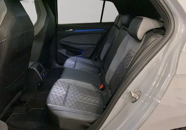 Angebotsdetails VW Golf VIII 1.5 TSI R-Line Silver/Grey
