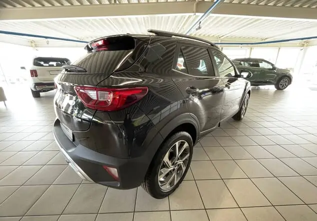 Angebotsdetails Kia Stonic Schwarz ((ABP) AURORA BLACK PEARL M)
