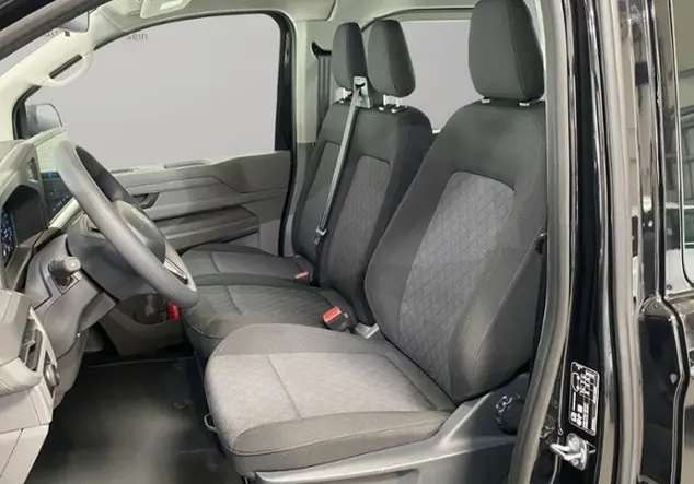 Angebotsdetails Volkswagen T7 Transporter Kombi 2.0 TDI 8-Gang-Automatik Ra Schwarz (Midnight Black Metallic)