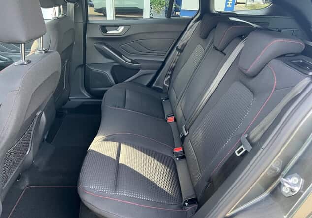 Angebotsdetails Ford Focus ST-Line X Grau