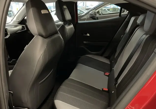 Angebotsdetails Opel Mokka-e rot