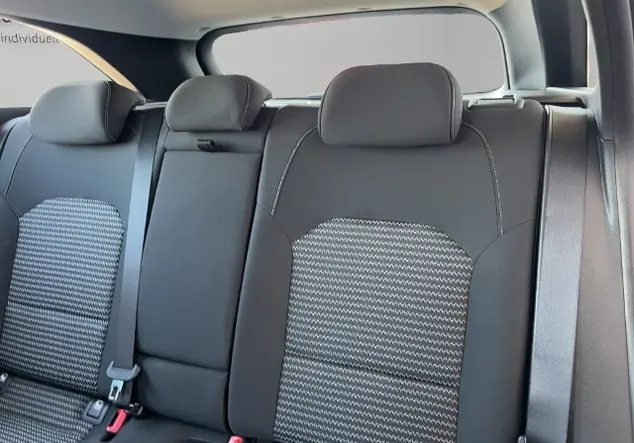 Angebotsdetails Kia Ceed Silber ((CSS) LUNARSILBER MET.)