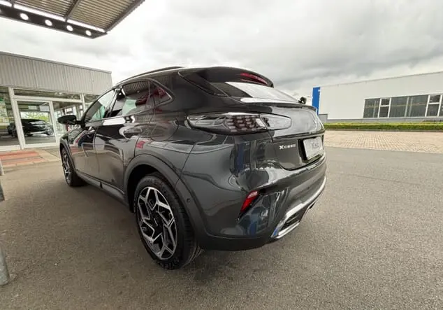 Angebotsdetails Kia XCeed Grau ((H8G) DARK PENTA METAL M)
