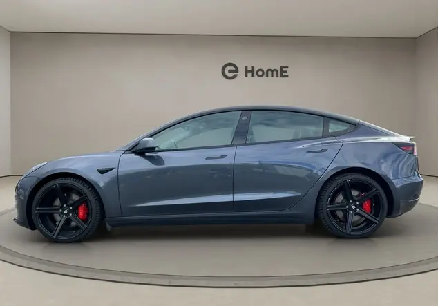 Angebotsdetails Tesla Model 3 grau