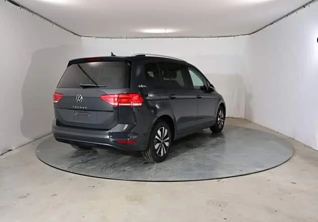 Angebotsdetails Volkswagen Touran Volkswagen Touran GOAL 1.5 TSI 110 kW (150 PS) 7-Gang-DSG Urano Grau