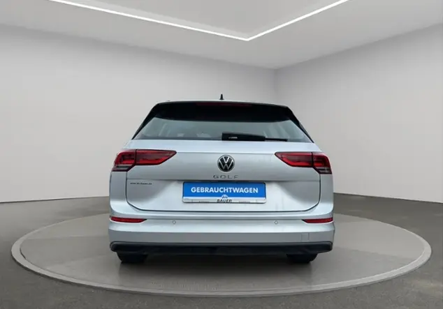Angebotsdetails Volkswagen Golf Silber (Reflexsilber Metallic)