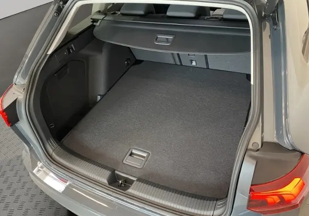 Angebotsdetails Volkswagen Golf Grau (Delfingrau Metallic)