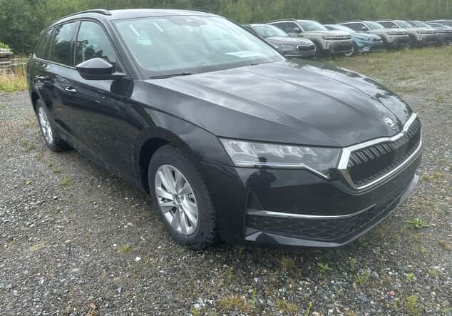 Angebotsdetails Skoda Octavia Combi Skoda Octavia Combi Business 1.5 TSI mHEV 110 kW (150 PS) 7-Gang-DSG Black-Magic Perleffekt