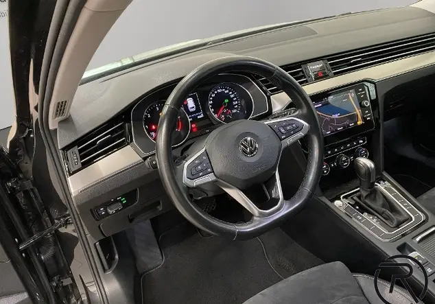 Angebotsdetails Volkswagen Passat Grau (Mangangrau Metallic)