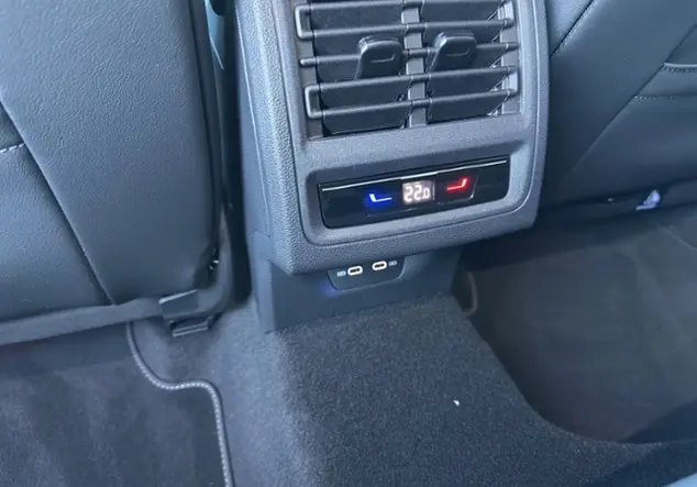 Angebotsdetails Volkswagen Golf Schwarz (Grenadillschwarz Metallic)