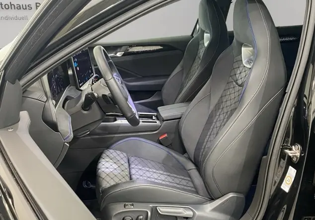 Angebotsdetails Volkswagen Passat Variant B9 1.5 eHybrid R-Line 'Black Schwarz (Grenadillschwarz Metallic)