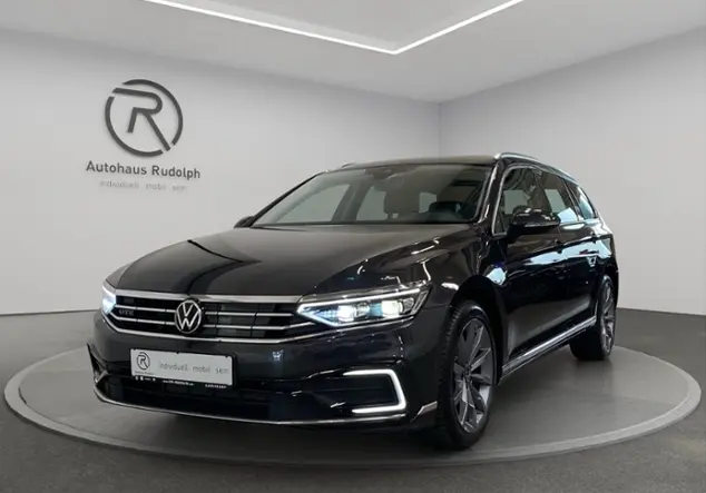 Angebotsdetails Volkswagen Passat Variant GTE 1.4 TSI / Grau (Mangangrau Metallic)