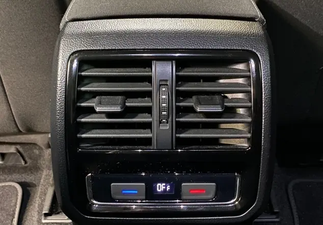 Angebotsdetails Volkswagen Passat Blau (Aquamarinblau Metallic)