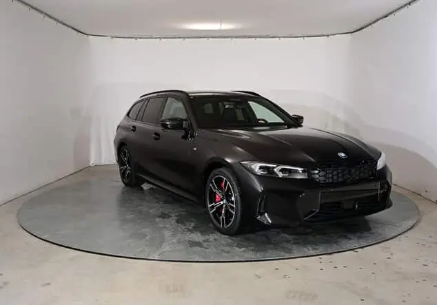 Angebotsdetails BMW M340d BMW M340d Touring 250 kW (340 PS) 8-Gang Steptronic xDrive Saphirschwarz metallic