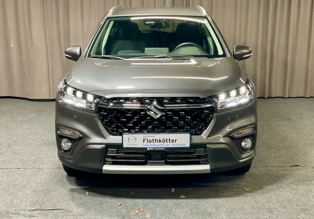 Angebotsdetails Suzuki S-Cross Titan Dark Gray Pearl Metallic