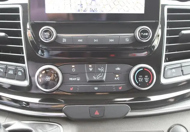 Angebotsdetails Ford Tourneo Chroma-Blau Metallic