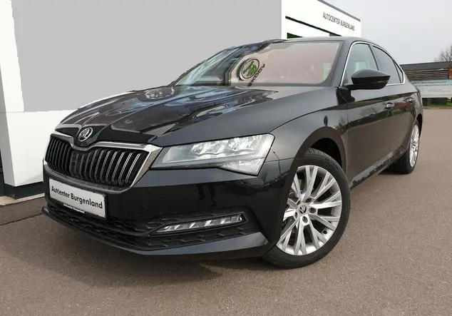 Angebotsdetails Skoda Superb Schwarz (Schwarz-Magic Perleffekt)