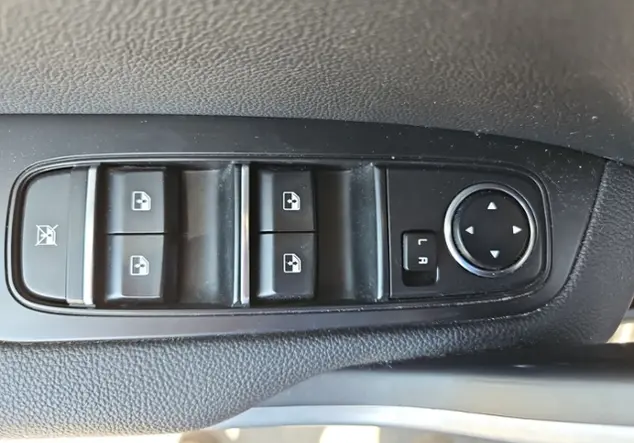 Angebotsdetails Kia XCeed 1,5 T-GDI Vision Kamera Beige ((L2B) COPPERSTONE MET.)
