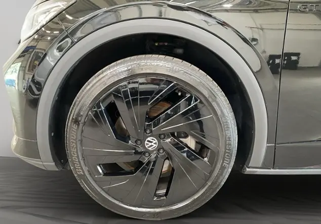 Angebotsdetails Volkswagen ID.4 GTX 4Motion 82 kWh / Schwarz (Grenadillschwarz Metallic)