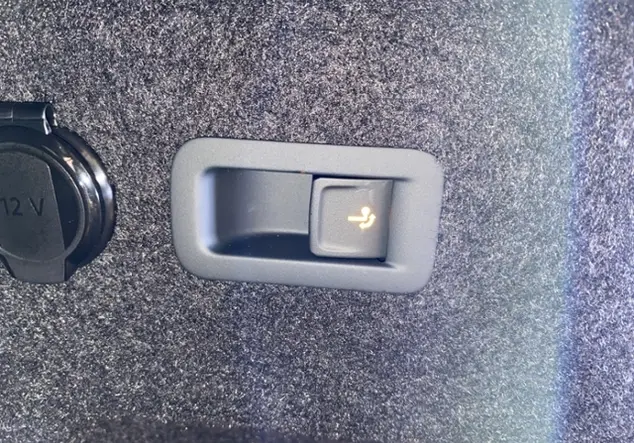 Angebotsdetails Volkswagen Tayron 2.0 TDI 4Motion R-Line KLIMA ALU Grau (Delfingrau Metallic)
