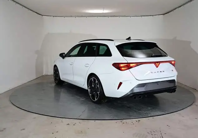 Angebotsdetails Cupra Leon Sportstourer Cupra ST VZ 2.0 TSI 245 kW (333 PS) 7-Gang-DSG 4Drive Allrad Glacial WeiÃ Metallic