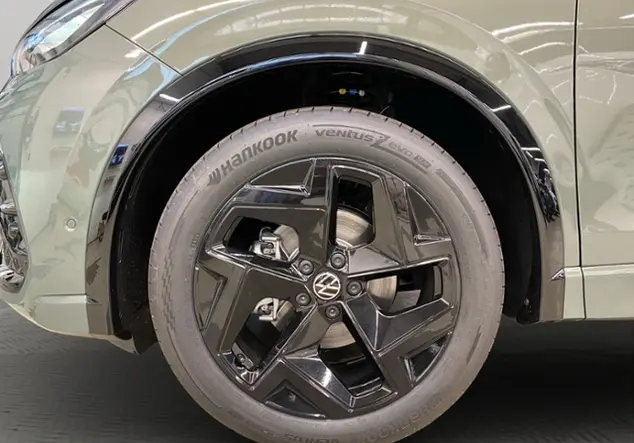Angebotsdetails Volkswagen Tiguan III R-Line 1.5 eTSI KLIMA NAVI AL Grün (Cipressino-Grün Metallic)