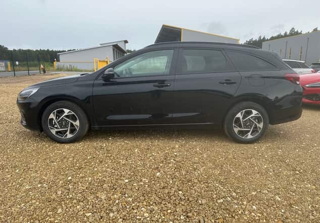 Angebotsdetails Hyundai i30 Kombi Hyundai i30 Wagon Family 1.5 T-GDI MHEV 103 kW (140 PS) 7-Gang-DSG Abyss Black Pearl