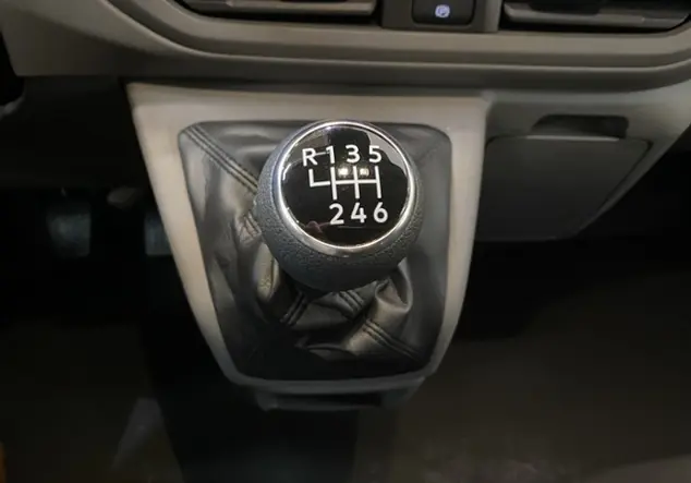 Angebotsdetails Volkswagen T7 Transporter Kasten 2.0 TDI KLIMA Grau (Stone Grey)