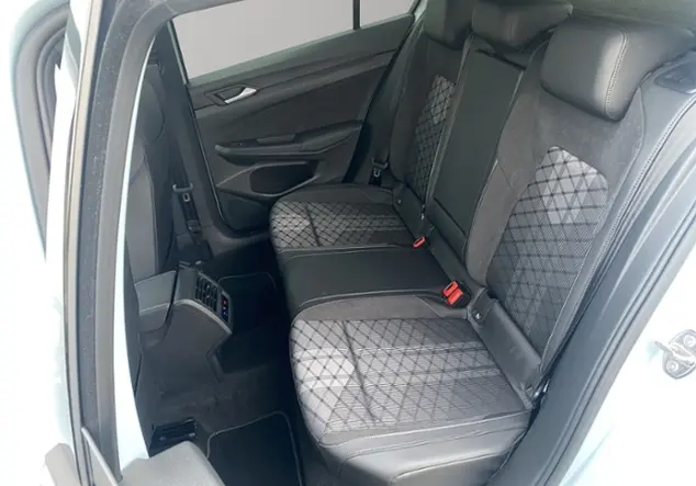 Angebotsdetails Volkswagen Golf Blau (Crystal Ice Blue Metallic)