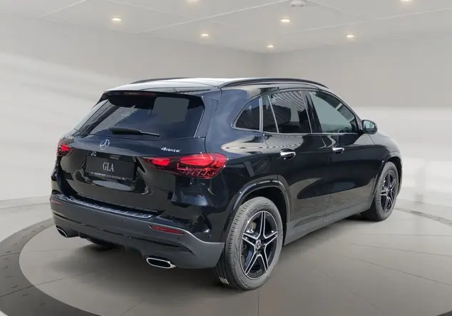 Angebotsdetails Mercedes-Benz GLA Kosmosschwarz