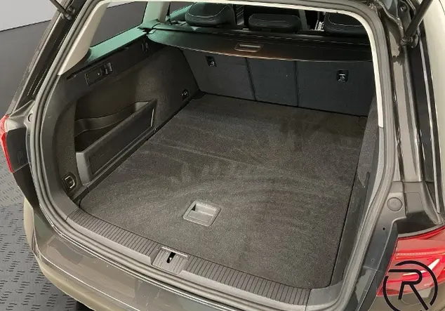 Angebotsdetails Volkswagen Passat Grau (Mangangrau Metallic)