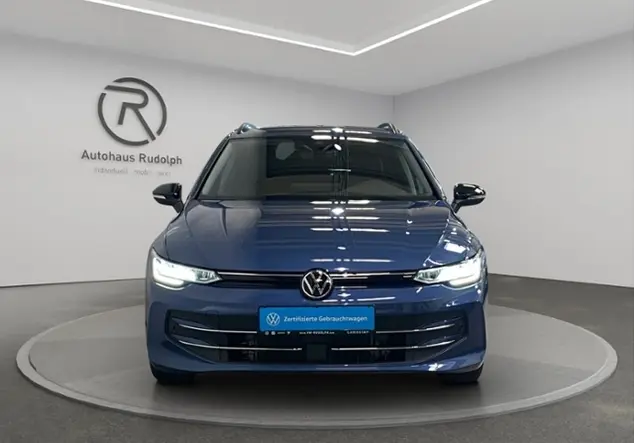 Angebotsdetails Volkswagen Golf VIII Variant 2.0 TDI Goal / Blau (Anemonenblau Metallic)