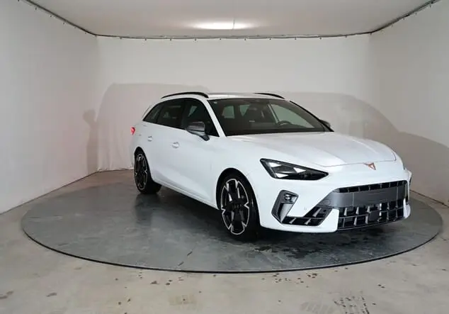 Angebotsdetails Cupra Leon Sportstourer Cupra Leon ST VZ 2.0 TSI 245 kW (333 PS) 7-Gang-DSG 4Drive Glacial Weiß Metallic