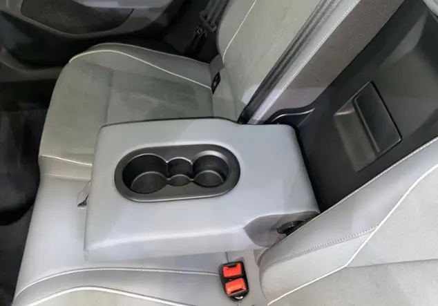 Angebotsdetails Volkswagen Passat Schwarz (Grenadillschwarz Metallic)