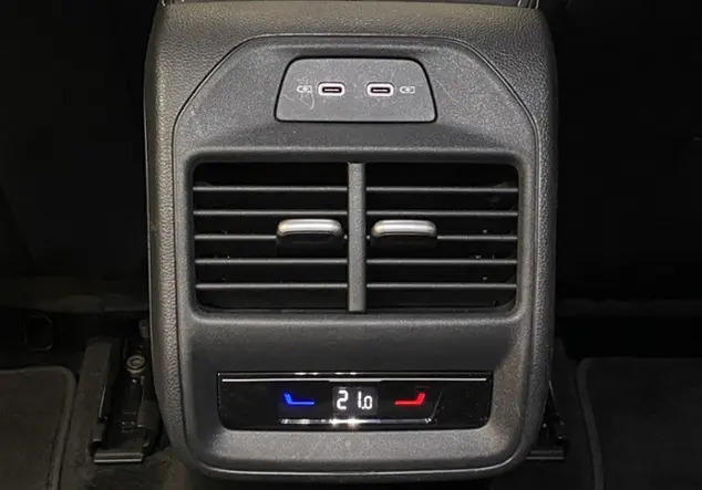 Angebotsdetails Volkswagen Passat Schwarz (Grenadillschwarz Metallic)