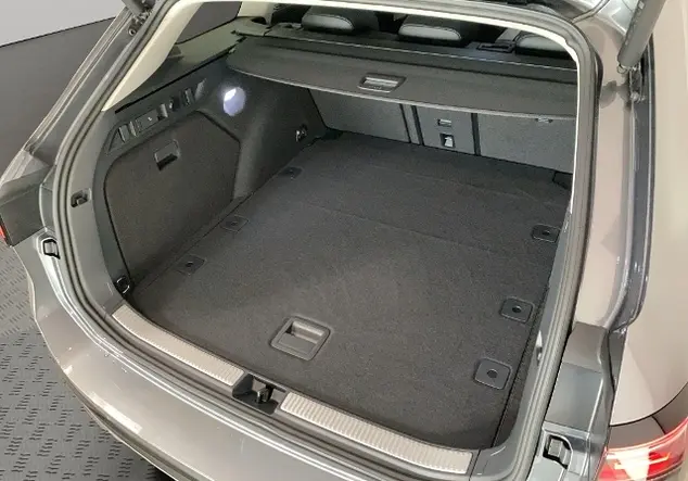Angebotsdetails VW Passat Elegance 2.0 TDI Silver/Grey