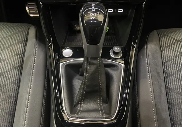 Angebotsdetails Volkswagen T-Cross Schwarz (Deep Black Perleffekt)