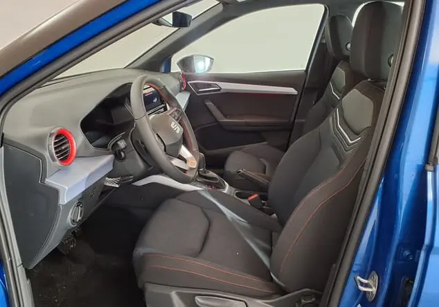 Angebotsdetails Seat Arona Seat Arona FR 1.5 TSI 110 kW (150 PS) 7-Gang-DSG Saphire Blau Metallic / Dach Schwarz