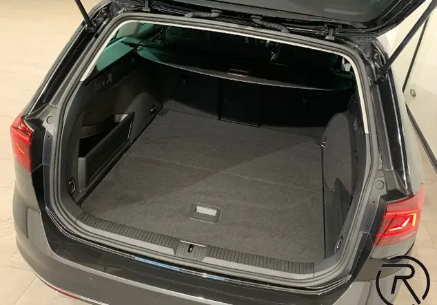Angebotsdetails Volkswagen Passat Grau (Mangangrau Metallic)