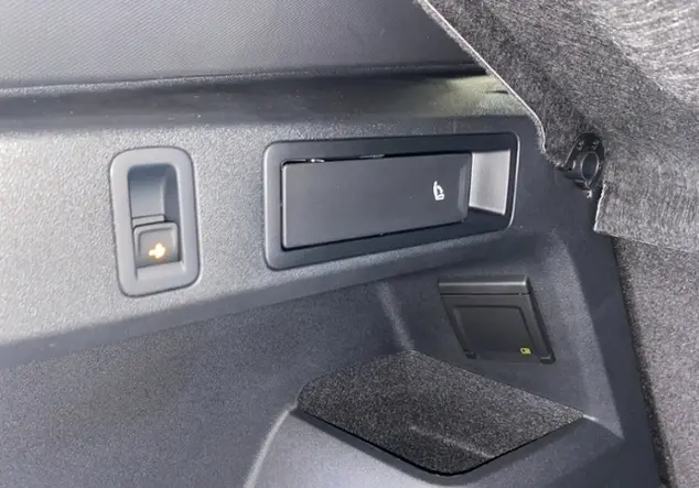 Angebotsdetails Volkswagen Tiguan Schwarz (Grenadillschwarz Metallic)