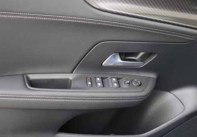 Angebotsdetails Opel Mokka-e Kontrast Grau