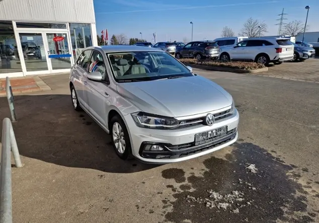 Angebotsdetails Volkswagen Polo Silber (Reflexsilber Metallic)
