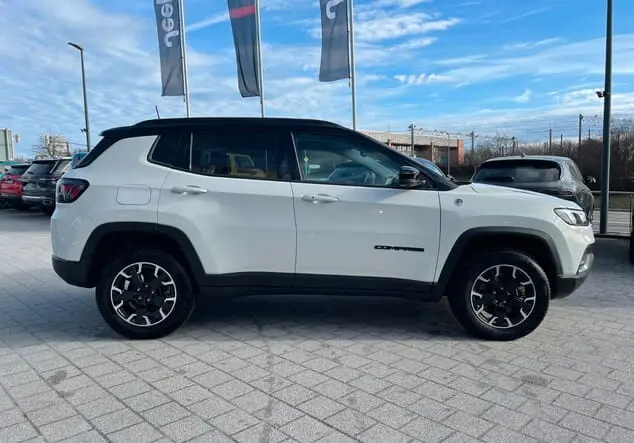 Angebotsdetails Jeep Compass Zweifarb-Lackierung Alpine White/Dach Schwarz